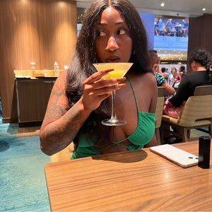 Meet your Posher, Meara